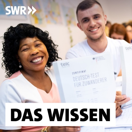 Angela Nwaubani aus Nigeria und Enver Latifi aus dem Kosovo freuen sich über ihre Zertifikate &#034;Deutsch-Test für Zuwanderer&#034;, die sie für die erfolgreiche Teilnahme an einem Integrationskurs für Zuwanderer des Bundesamtes für Migration (BAMF) bekommen haben. Die deutsche Sprache gilt in Deutschland als Schlüssel zu einer erfolgreichen Integration. Deshalb hat die Bundesregierung 2005 die staatlich geförderten Integrationskurse eingeführt.