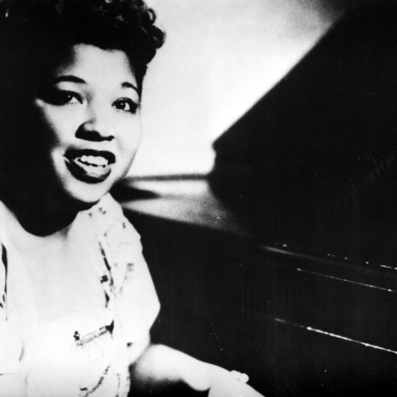 Historische S/W-Aufnahme von Dinah Washington aus dem Jahr 1955