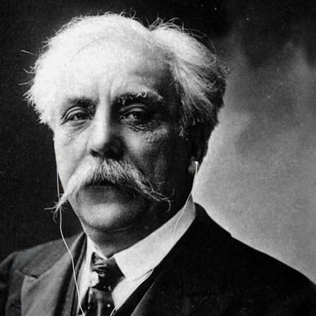 Montage: Gabriel Fauré mit Kopfhörern.