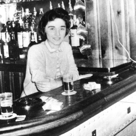 Die Barmanagerin Kitty Genovese wurde im März 1964 in New York auf dem Heimweg ermordet. Dutzende Menschen sahen laut Polizei dabei zu - und taten nichts. Das Phänomen beschäftigt die Forschung bis heute. 