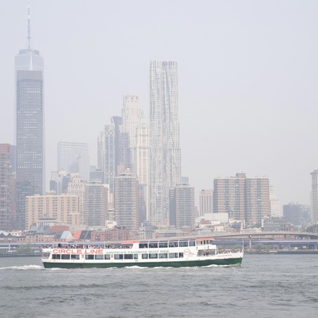 Die Rauchschwaden der kanadischen Waldbrände liegen über Lower Manhattan.