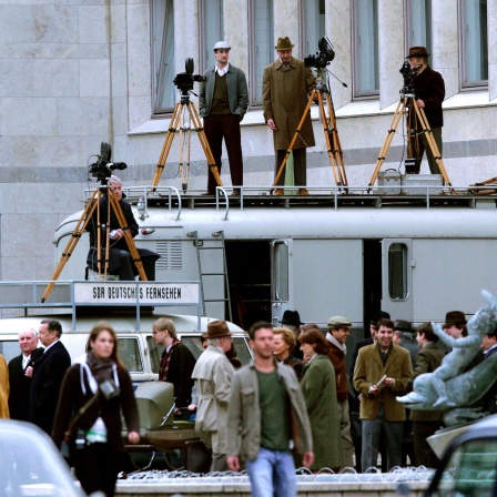 Dreharbeiten für den Hollywood-Film "Der Vorleser" vor dem Gebäude der Gerling-Versicherung in Köln statt. 