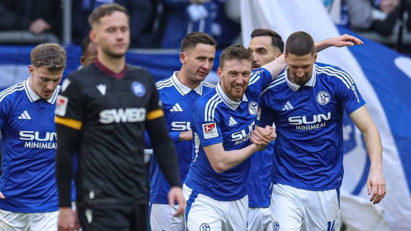 Sportschau Bundesliga - Schalke Siegt Gegen Kriselnden Ksc