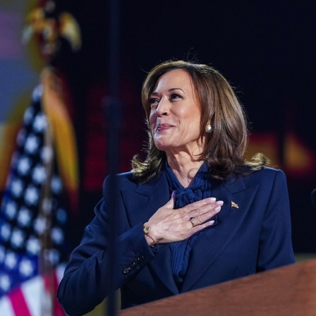 Die US-Vizepräsidentin und Präsidentschaftskandidatin Kamala Harris während einer Rede bei der Democratic National Convention 2024 in Chicago am 22.08.2024