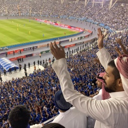 Zuschauer beim Stadtderby Al Hilal gegen Al Nassr im König-Fahd-Stadion in Riad