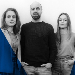 Das Autorenporträt des ARD Radiofeature "Dr. Bens Blackscreen-Business" zeigt die Autoren Katja Hackmann, Niklas Resch und Caroline Uhl.