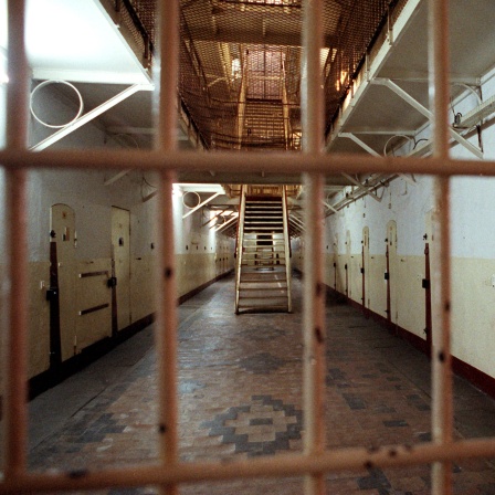 Blick in einen Zellengang des 1886 erbauten Zellenhauses im Zuchthaus Waldheim 1992