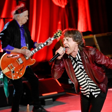 Mick Jagger of The Rolling Stones performs at a celebration for the release of their new album "Hackney Diamonds" | Bild: picture alliance / Evan Agostini/Invision/AP | Evan Agostini