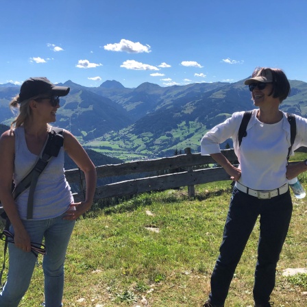 Geigerin Anne-Sophie Mutter in den Alpen