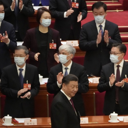 Xi Jinping, Chinas Staats- und Parteichef, trifft zu einer Sitzung des Nationalen Volkskongresses (NVK) im Rahmen der Jahrestagung des NVK in der Großen Halle des Volkes ein.