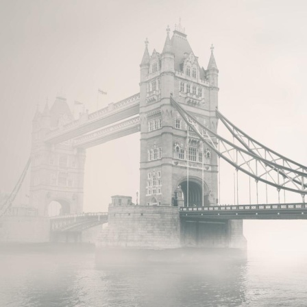 Die London Tower Bridge in einer historischen Aufnahme.