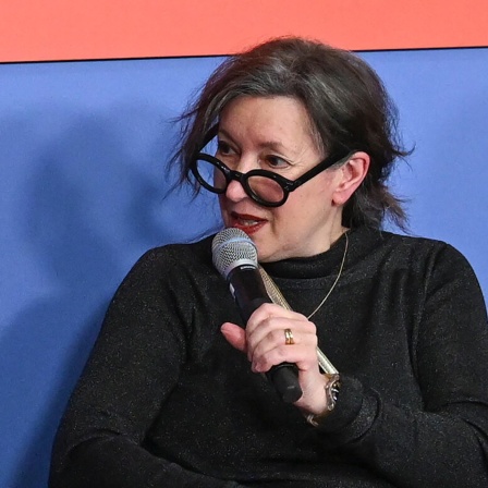 Sharon Adler leitet die Stiftung Zurückgeben, die sich für die Rückgabe von geraubtem jüdischen Eigentum einsetzt. 