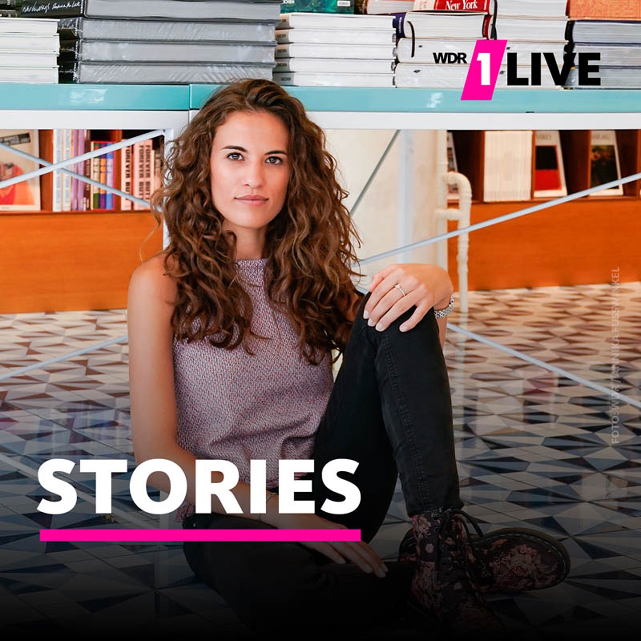 1LIVE Stories. · Giulia Becker liest aus 