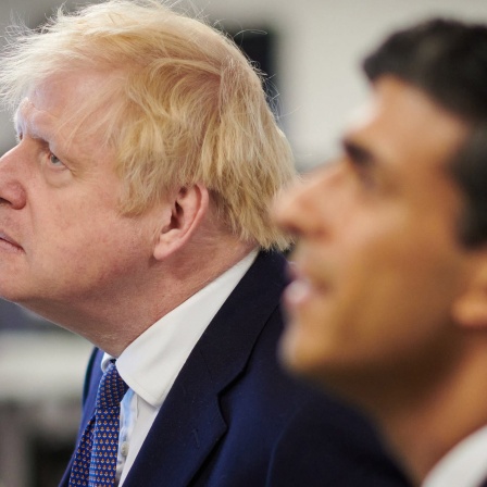 Der frühere Premierminister Boris Johnson mit seinem Nachfolger Rishi Sunak