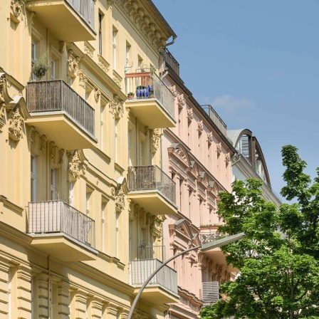 Altbauwohnungen in einer Straße in Berlin-Schöneberg