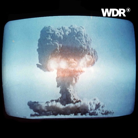 Die im Mai 1965 gezündete zweite chinesische Atombombe, abfotografiert von einem TV-Bildschirm in Tokio.