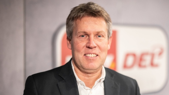 Sportschau - Del-chef Tripcke: 'langsam Wird Es Eng Und Enger'