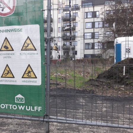 Baustelle mit Dixie-Klo
