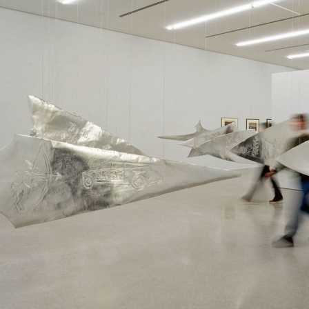 Hannah Cooke: Spießrutenlauf / Running the gauntlet