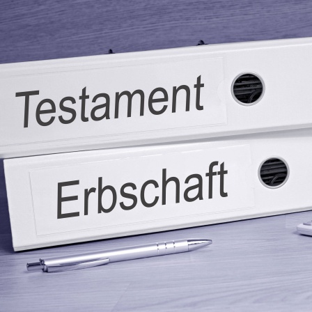 Testament, Erbschaft - Ordner mit Unterlagen