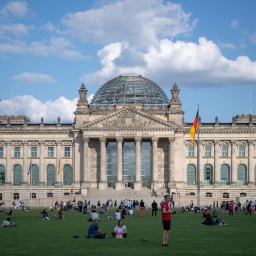 Monument, Symbol, Kunstwerk - Das Reichstagsgebäude in Berlin als Erinnerungsort