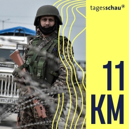 Ein paramilitärischer Soldat steht in Srinagar, der Sommerhauptstadt von Jammu und Kaschmir, in Alarmbereitschaft. 