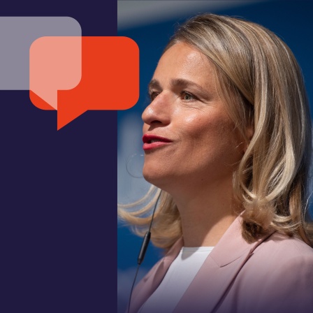 Verena Bentele, Präsidentin des VdK, hält eine Rede