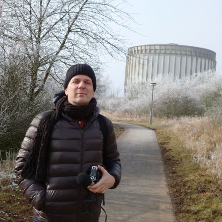 Alessandro Bosetti vor dem Panorama-Museum Bad Frankenhausen 