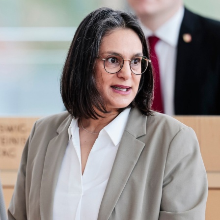Oppositionsführerin Serpil Midyatli (SPD) spricht im Landtag von Schleswig-Holstein.