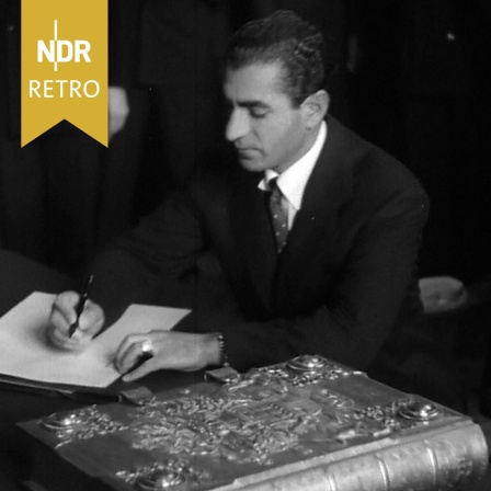 Schah Reza Pahlevi im Hamburger Rathaus, Februar 1955.