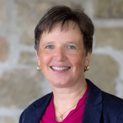 In SWR1 Leute spricht Gaby Schröder, Geschäftsführerin Alexander-Stift Diakonie Stetten, über den Fachkräftemangel in der Pflege. Was muss sich in Deutschland ändern?
