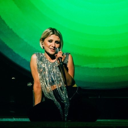 Die Sängerin Cornelia Jakobs auf der ESC-Bühne in Turin. 