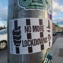 Solidarität und Protest: Sticker im öffentlichen Raum