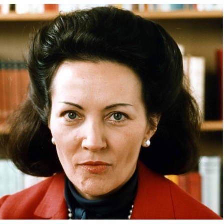 Sandra Paretti, 1977