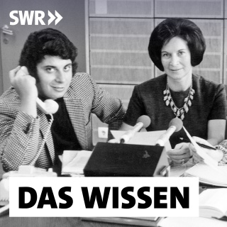 Aniello Verde, Maria Post und Ines Casalini (v.l.n.r.) bereiten im Dezember 1971 die Jubiläumssendung zum 10 Geburtstag von Radio Colonia vor. Zwischen den seltenen Heimreisen war Radio Colonia vom Westdeutschen Rundfunk für viele Gastarbeiter aus Italien eine der wenigen Verbindungen in die Heimat.