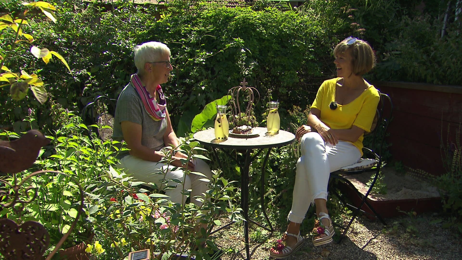 Landesschau BadenWürttemberg Ein Café im Garten Waltraud Möhrke und