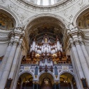 Blick auf die Orgelempore im Berliner Dom.