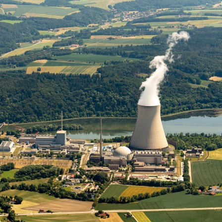 Kernkraftwerk Isar an der Isar aus der Luft
