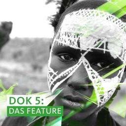Das Beitragsbild des Dok5 "Grüner Kolonialismus" zeigt einen jungen Massai mit weißer Gesichtsbemalung in 2016