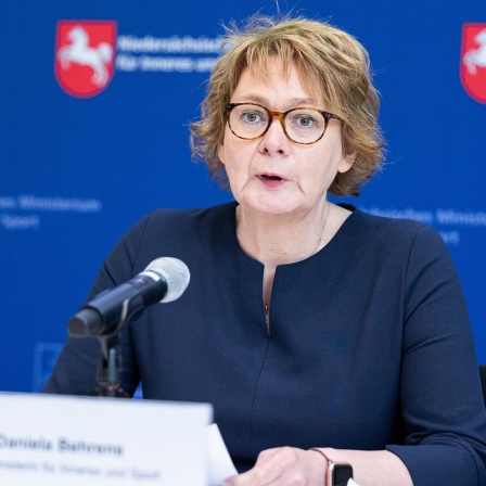 Daniela Behrens (SPD), Innenministerin Niedersachsen, spricht bei der Vorstellung des Verfassungsschutzberichts 2022 im niedersächsischen Innenministerium.