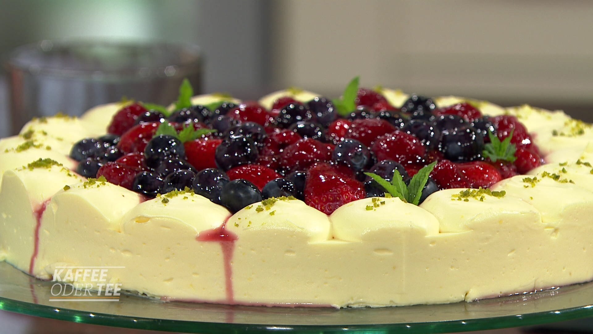 kaffee-oder-tee-rezept-sommerliche-beerentorte-mit-knusperboden-ard
