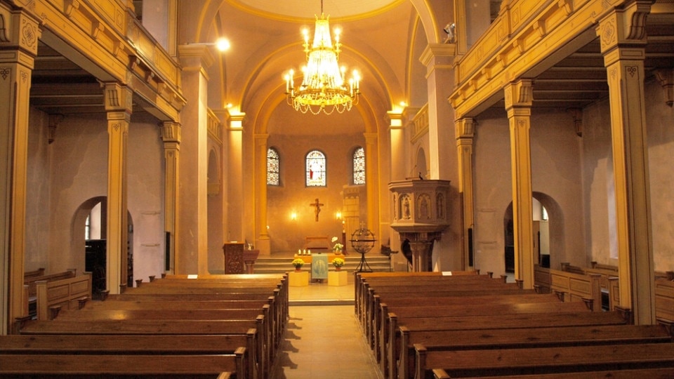 Gottesdienste: Evangelischer Gottesdienst zur Osternacht | ARD Mediathek