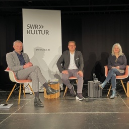 Gerrit Bartels, Carsten Otte, Shirin Sojitrawalla und Christoph Schröder im Literaturhaus Freiburg