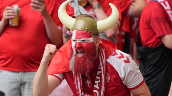 Sportschau Uefa Euro 2024 - Dänische Fans Im Em-camp