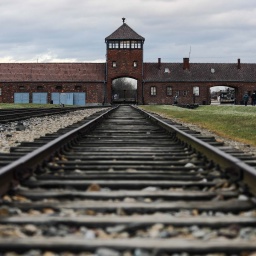 Einfahrt des Konzentrationslagers in Auschwitz.