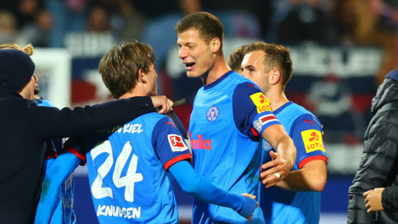 Sportschau - Patrick Erras Beschert Kiel Den Ersten Sieg In Der Bundesliga
