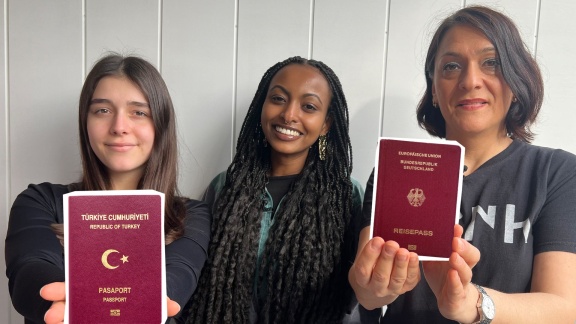 Neuneinhalb - Das Reportermagazin Für Kinder - Staatsangehörigkeit - Das Kann Dein Pass