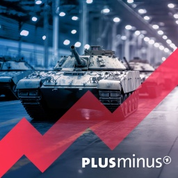 Auf dem Bild ist ein Panzer in einer Halle zu sehen. In Rüstung und Verteidigung sollen Milliarden fließen. Es winken Aufträge für Rüstungsfirmen und alte und neue Zulieferer. Und neue Jobs: Während es in der Autobranche weniger werden, sucht die Rüstungsbranche neue Leute. Wie ist es, dort zu arbeiten?