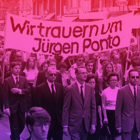 Illustration: WDR Hörspiel-Podcast "Dunkle Seelen": Mit einem Schweigemarsch durch die Innenstadt gedachten etwa 3000 Bankangestellte des ermordeten Jürgen Ponto (Vorstandssprecher Deutsche Bank).