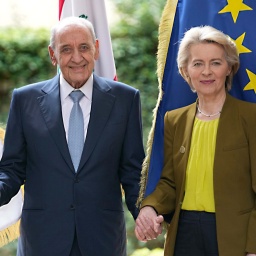 Zyperns Präsident Nikos Christodoulides (links), Libanon-Parlamentspräsident Nabih Berri und EU-Kommissionspräsidentin Ursula von der Leyen. 